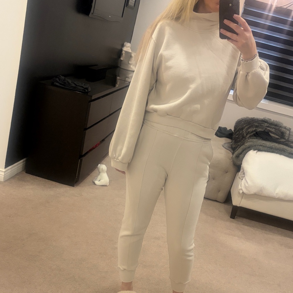 Abercrombie Women's Cream Sweatshirt and Jogger Set size medium